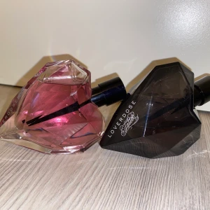 diesel parfymer - två dieselparfymer. rosa peoppfull den svarta är halvfull. 300kr för den fulla 200 för den svarta. ja 