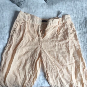  - Persikofärgade linnebyxor från Zara