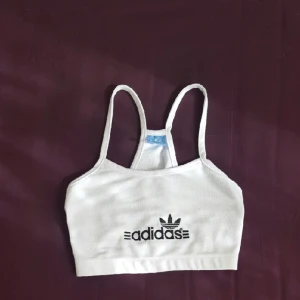  - sälj min adidas linne. Har använt bara en gång. priset kan diskuteras. 