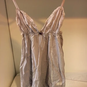  - Odd Molly- topp/nattlinne