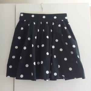  - Kjol från HM, fint skick.