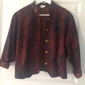  - skjorta/jacka/blus. 