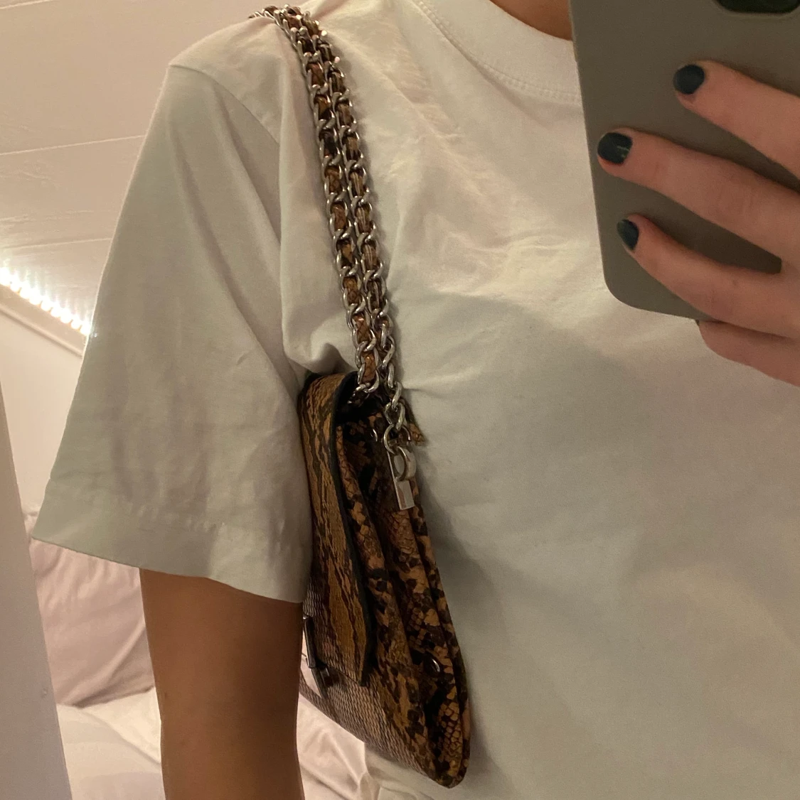 Väska med ormmönster - 91