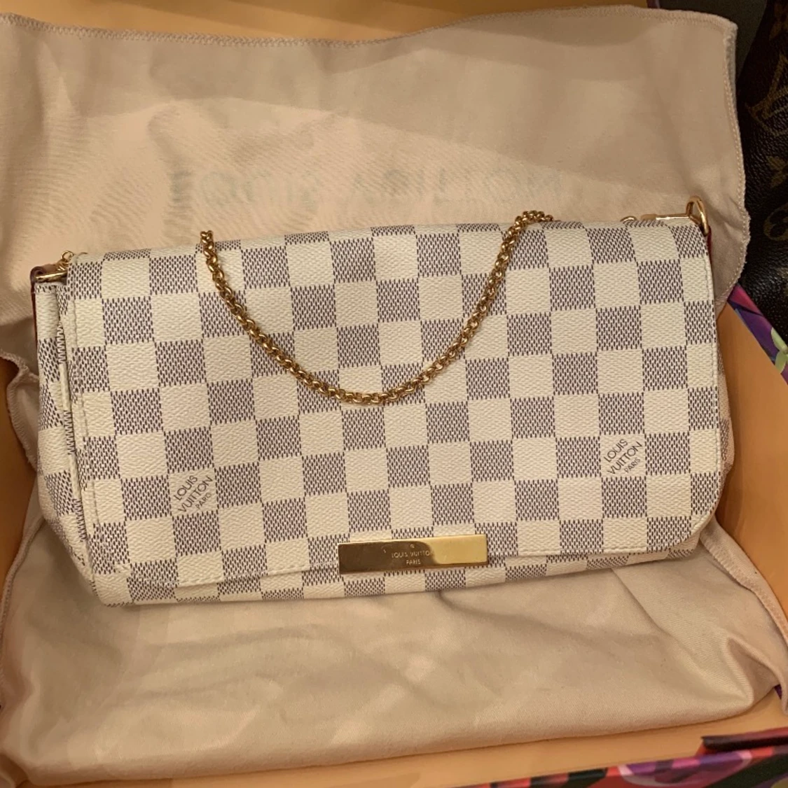 Se nästa annons - 90