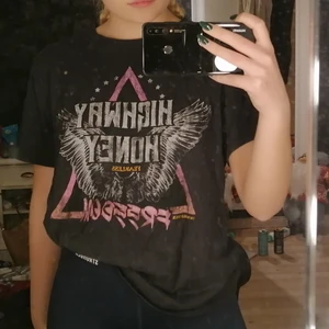 T-shirt - T-shirt storlek XL, 30kr+frakt