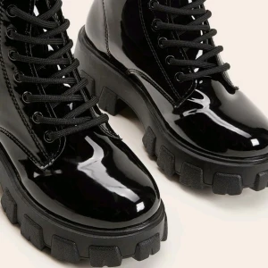 B - En snuga skor som är inte använd stor lek 40  38 37 36 35 39