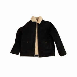 Weekday Jacka STEAL! - Steal!!! Jackan är knappt använd. Condition 9/10 🤩 Nypris: 900kr 👑 +frakt