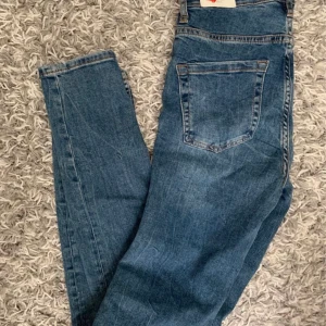 Jeans  - Xxs -xs oanvända med kvitto 