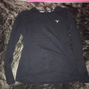 Gant långarmad tröja - En gant långarmad tröja i ny skick har inte använt den alls 