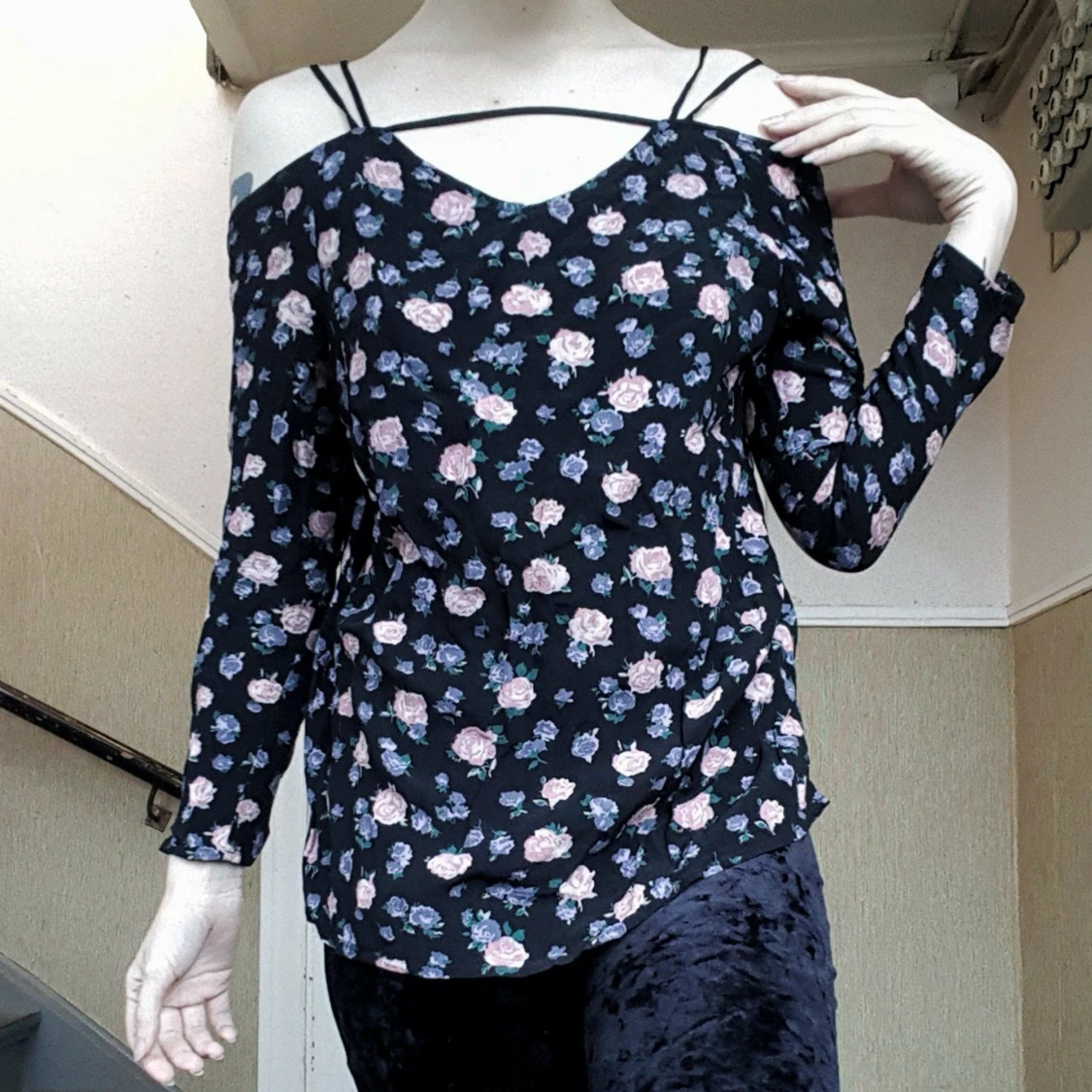 Floral tröja från Urban Outfitters