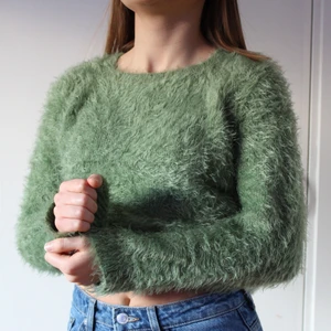 Zara tröja - Långärmad, fluffig tröja från Zara. Storlek XS. Nypris: 149kr