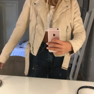 Mockajacka  - Beige mockajacka i Jättefint skick!! 