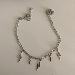 Halsband  - Köpt på plick ⚡️ frakt 11kr