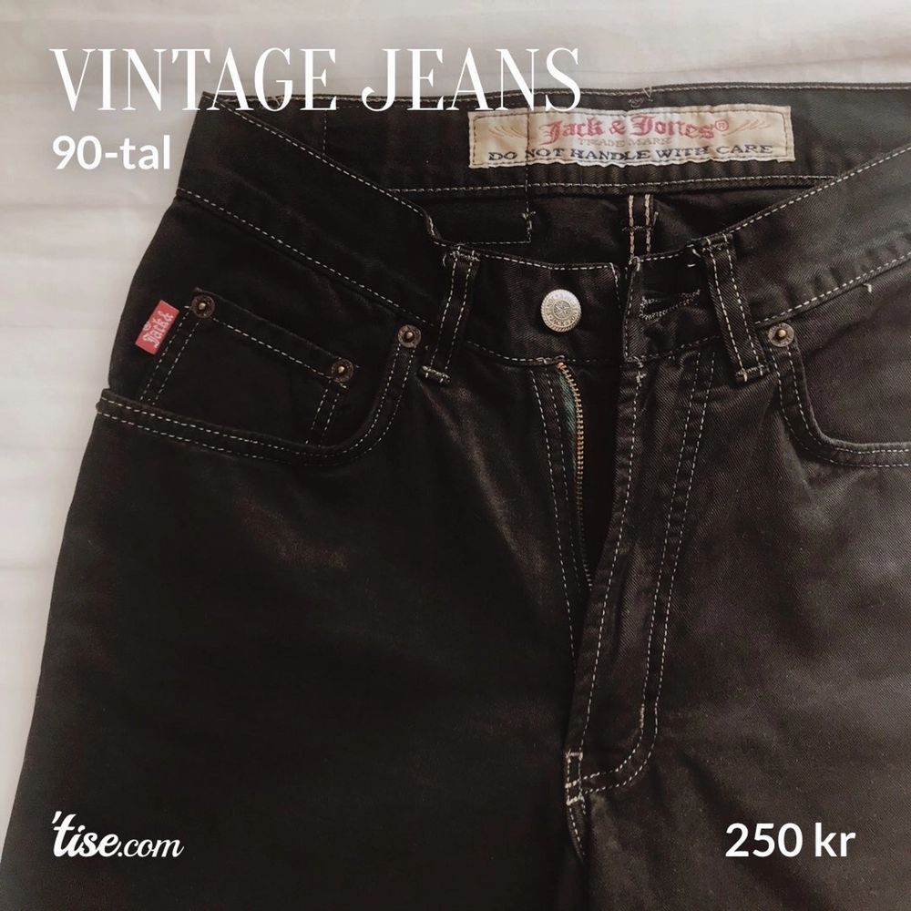 Vintage jeans från Jack & Jones med kontursömmar. Stl: W29/L32 Köparen står för frakt! #svarta #jeans #jack&jones #jackandjones #vintage #90tal #80tal #90s #80s #kontur #sömmar #kontursömmar . Jeans & Byxor.