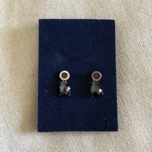 Thomas Sabo örhängen  - Sällan använda Thomas Sabo örhängen! 🖤 hör av er om ni har några frågor! 