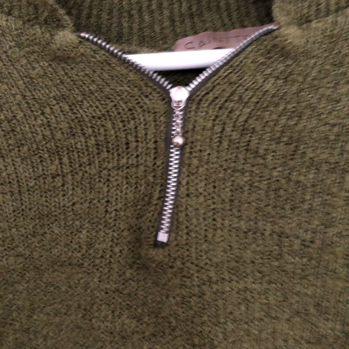 Stickad tröja med blixtlås - 91