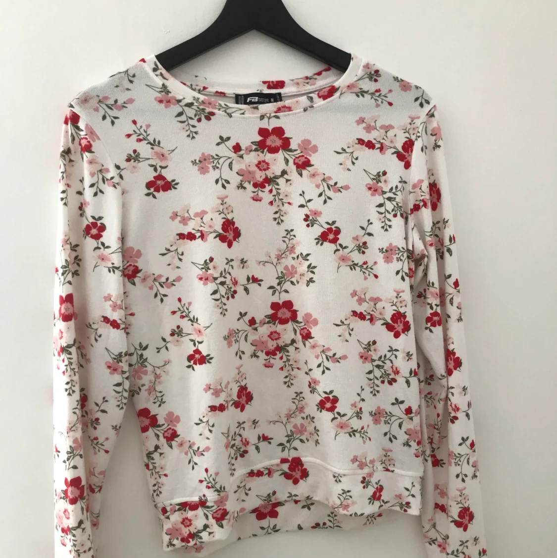 Vit blommig tröja - 90