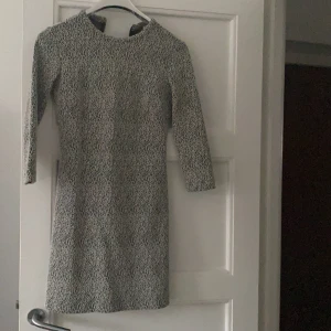 And the other stories klänning  - Storlek 36, har använts en gång 