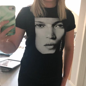 T-shirt mango - Jättefin t-shirt från Mango, sparsamt använd. Inget fel alls 💖💖