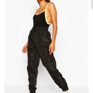 Madlady cargobyxor - Cargobyxor från madlady storlek xs/s, nyskick. 