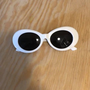 Solglasögon - Willy wonka-brillor, kan mötas upp i stockholm annars frakt 22:- 🕶