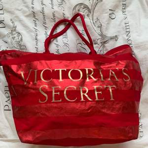 Stor Victorias secret väska i bra skick