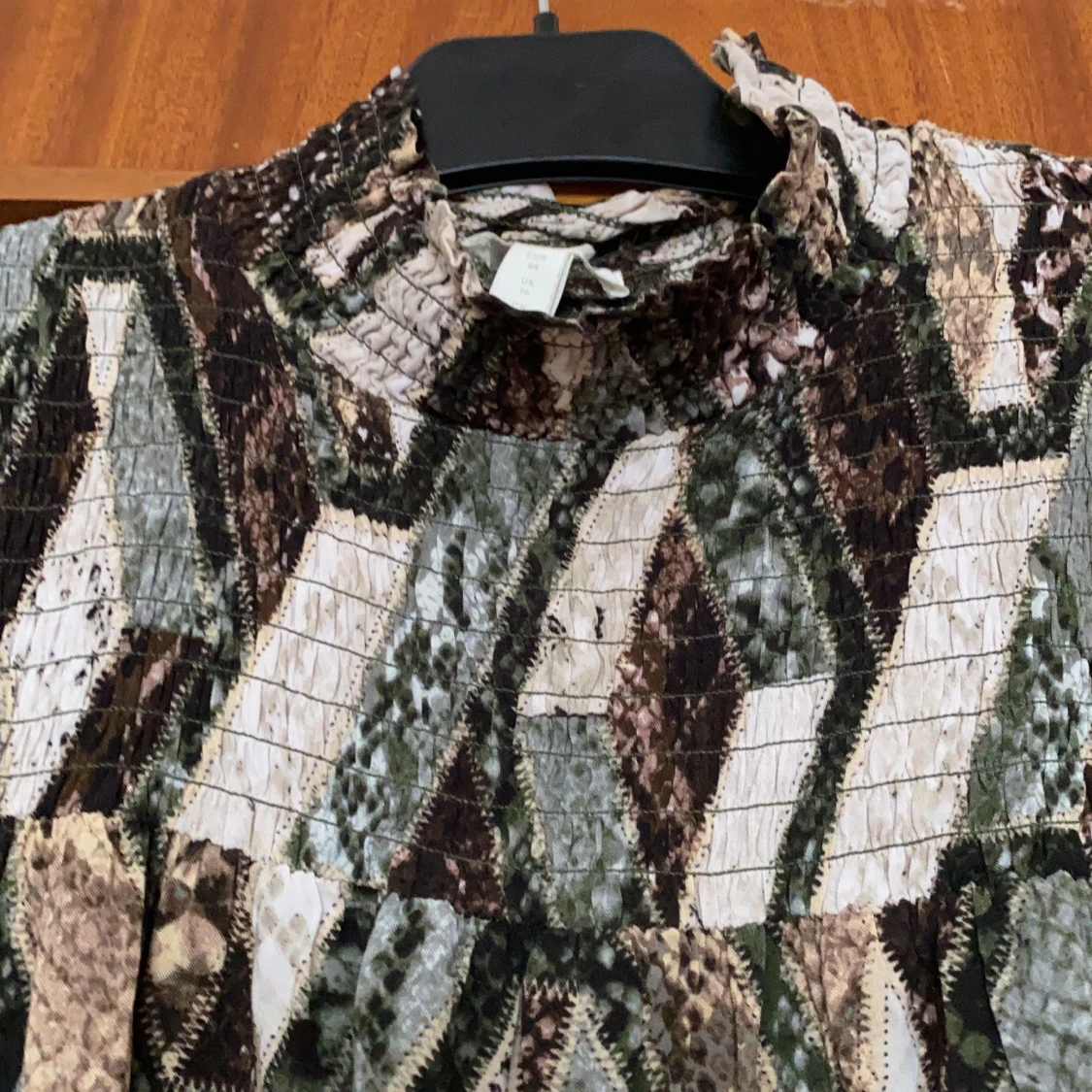 Mönstrad klänning strl. 44 - 90