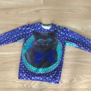 Katt tröja L - Crazy cat tröja i storlek l. Kan mötas upp i Stockholm eller så står köparen för frakten.