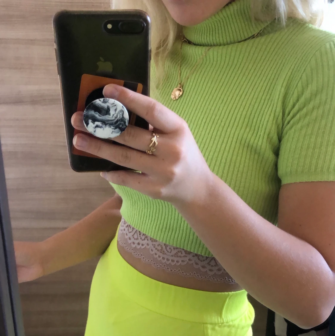 Snygg grön kroppad T-shirtpolo!! - 90