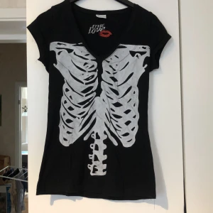 T-Shirt  - Snygg t-Shirt med tryck 