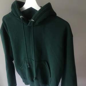 Mörkgrön hoodie från weekday  Storlek: xs 