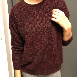 Stickad tröja - Cozy stickad tröja i gott skick! Frakt ingår i priset!😊