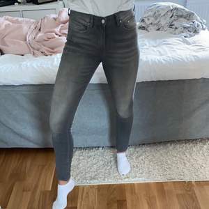 Jeans från H&M, passar mig som har storlek 38