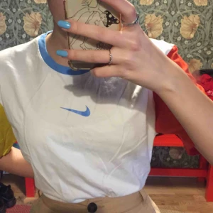  - En as cool tröja från Nike i storlek S. Endast använd en gång och är som ny