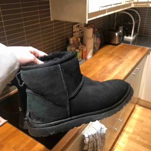  - Äkta uggs i herrstorlek 42! Bra skick 🌸 Lägg gärna bud! 