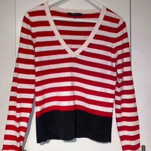  - Vit och röd randig stickad tröja från gant