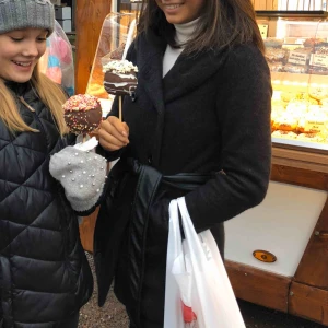  - Fin kappa i svart, namnet är ”Lisa short wool coat” och den kommer från Only. Köpt för 859 kr. (Frakt tillkommer)