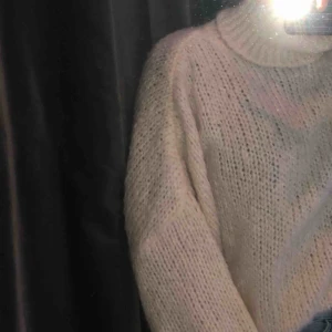  - Stickad tröja från chiquelle lite kort i modellen o så fin till vintern, köpt för 500kr. Har knappt använt den så tänkte att den gör mer nytta någon annan stans💖