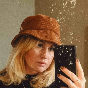  - Cord bucket hat från Carlings, kommer inte längre till användning. 