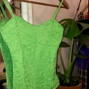  - Jättefin body som har använts 3 gånger. 💚  FRI FRAKT.  💚🖤