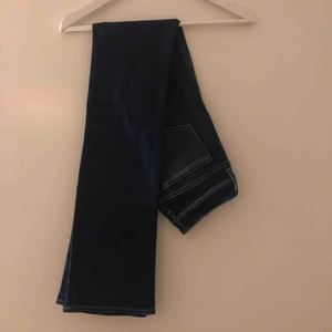  - Ett par blanco super shape fit bootcut jeans i fint skick. W 25 L34