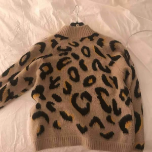  - St XS  Aldrig använd  Perfekt till vintern å mysa runt i 