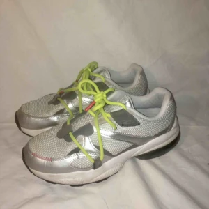  - Puma Cell Venom x Han Kjobenhavn. Storlek 42. Gott skick. Nypris ca. 1500kr. FRI FRAKT.