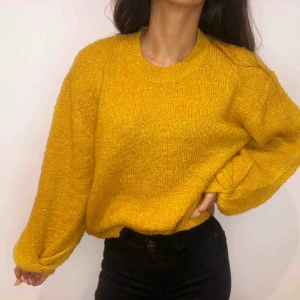  - Stickad tröja i fint skick