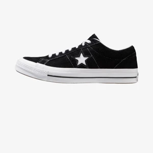 Converse - Använda 1 gång endast så dom är i ny skick