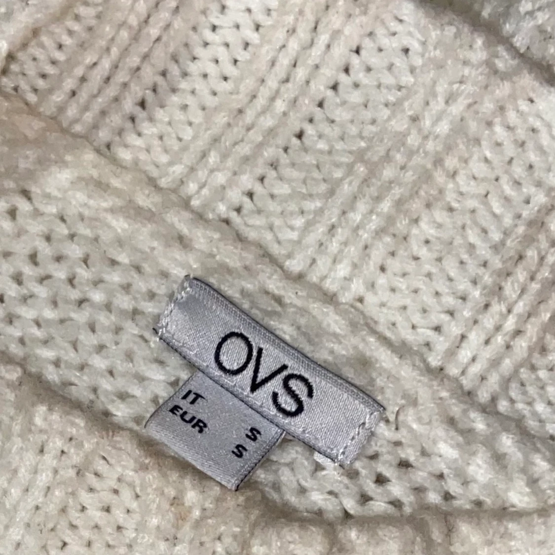 Super mysig och trendig stickad tröja - 91