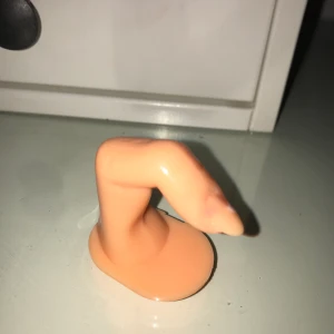 Nagel - En test nagel. Kolla mina andra inlägg