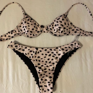 Bikini - Säljer bikini då jag köpte två. Helt oanvänd i storlek s. Du står för frakt!❤️