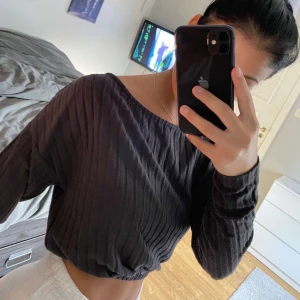 Tröja  - Super fin och mysig tröja från Nelly,säljer då dne inte kommer användning!