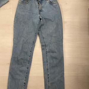 Vintage jeans från Levis som är köpa i New York. Finns ingen storlekslapp men är nog ungefär i storlek small!